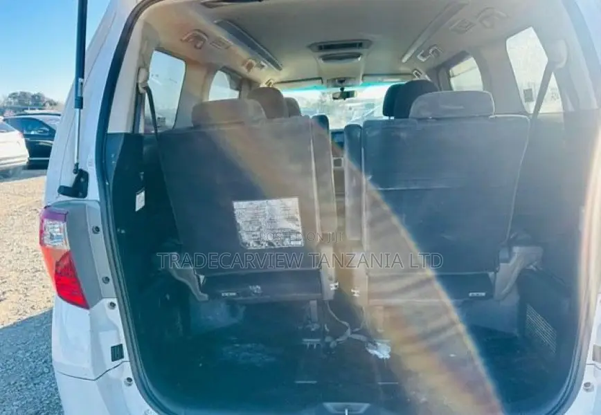 Toyota Alphard 2009 White