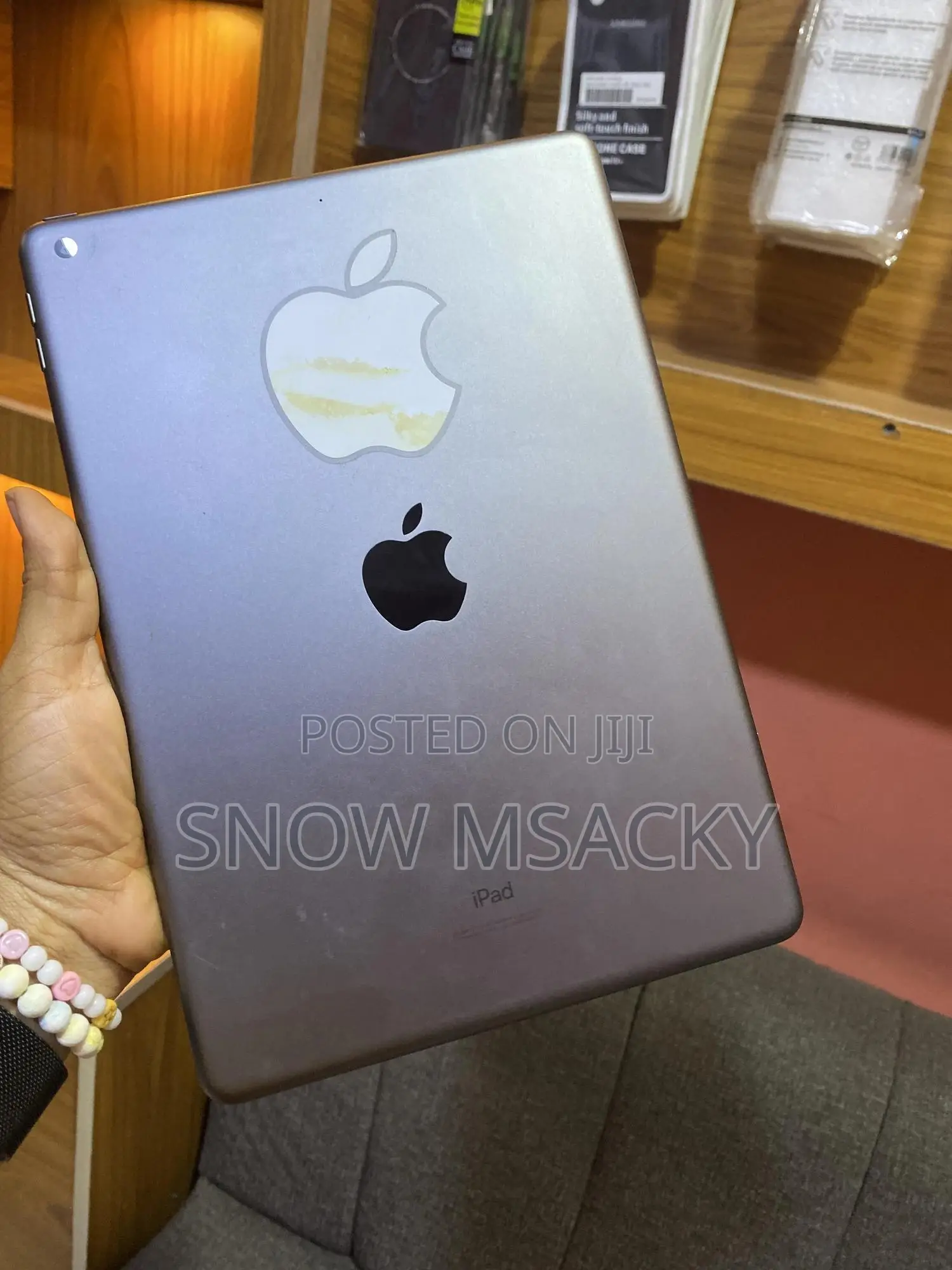 Apple iPad Air 64 GB Gray