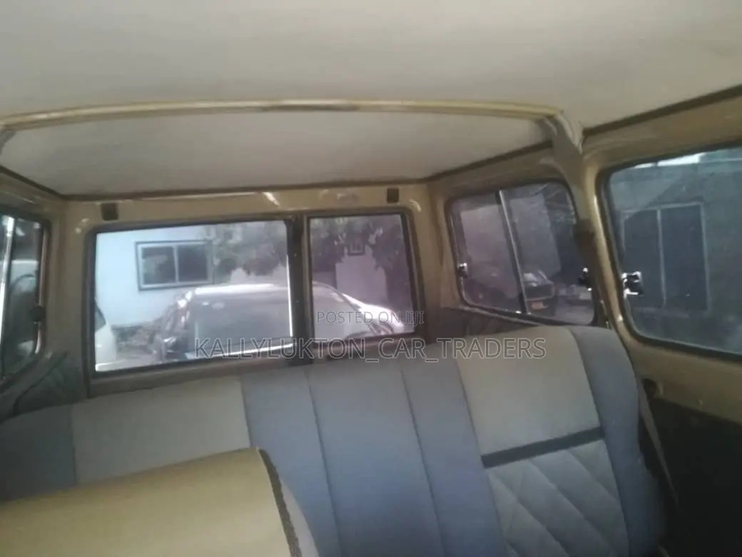 Toyota Land Cruiser 2002 Gold