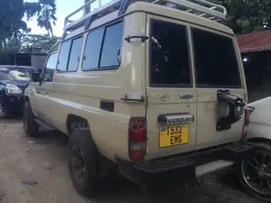 Toyota Land Cruiser 2002 Gold