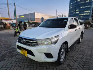 Toyota Hilux 2016 White