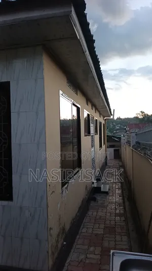 Furnished 12bdrm House in Mecco for sale