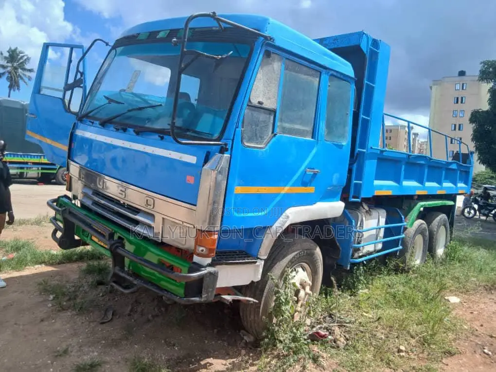 Fuso Fighter Tipper