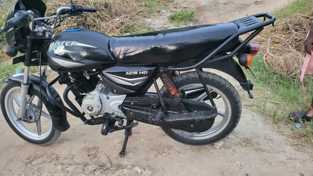 New Bajaj Boxer 125 2025 Black
