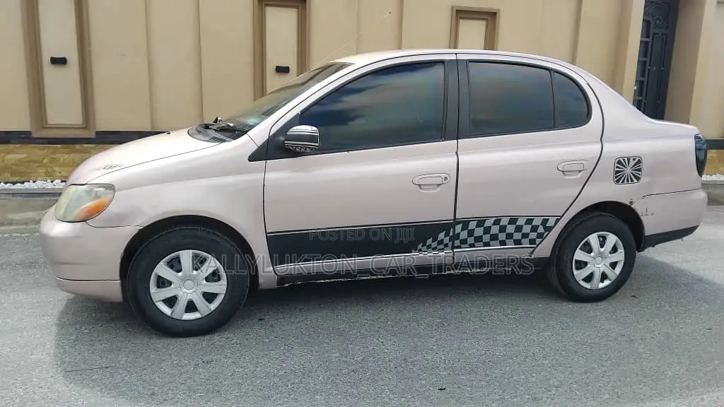 Toyota Platz 2000 Brown