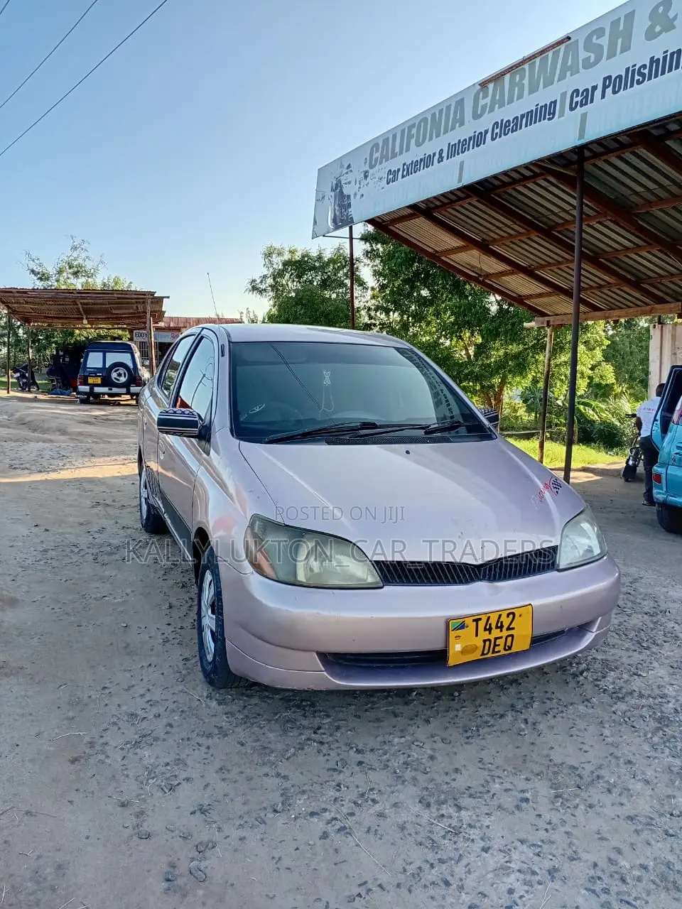 Toyota Platz 2000 Brown