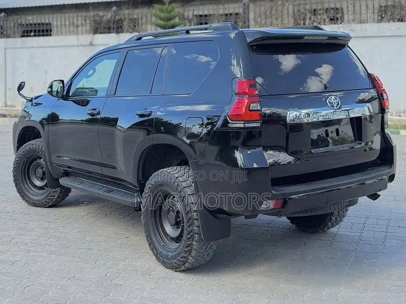 Toyota Land Cruiser Prado 2.8 2020 Black