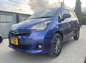 Toyota Ractis 2010 Blue