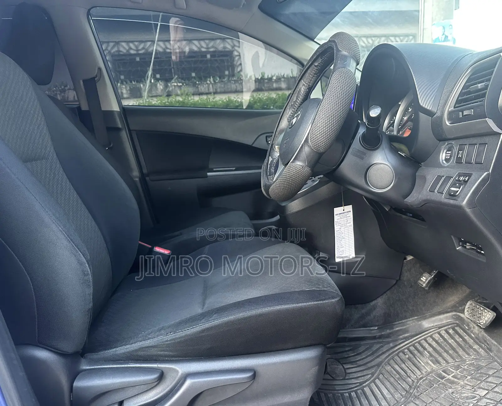 Toyota Ractis 2010 Blue