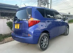 Toyota Ractis 2010 Blue