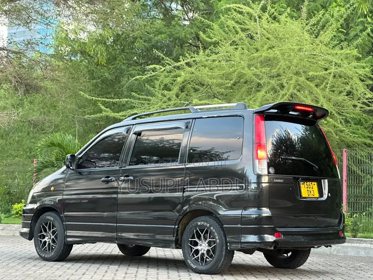 Toyota Noah 2.0 FWD (8 Seater) 2001 Black