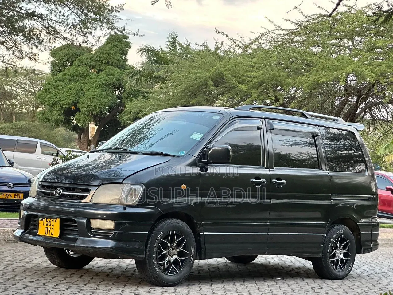 Toyota Noah 2.0 FWD (8 Seater) 2001 Black