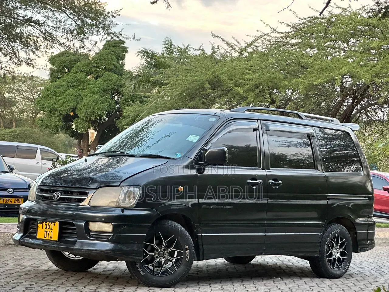 Toyota Noah 2.0 FWD (8 Seater) 2001 Black