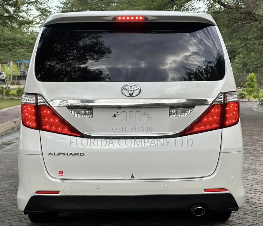 Toyota Alphard 2010 White