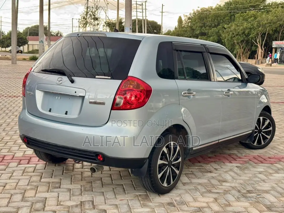 Mazda Verisa 2010 Silver