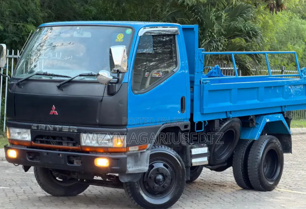 Mitsubishi Canter Tipper