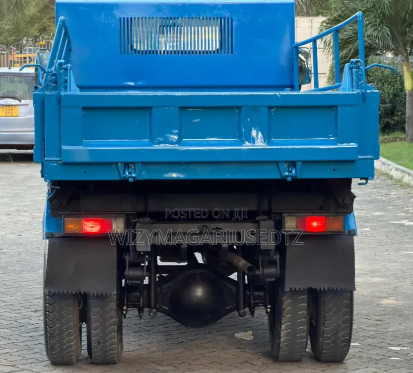 Mitsubishi Canter Tipper