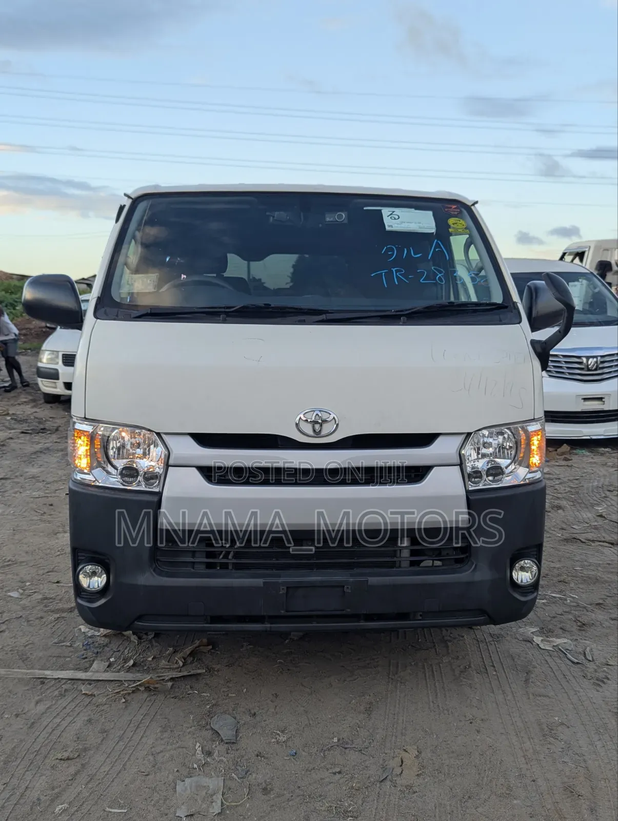Toyota HiAce 2016 White