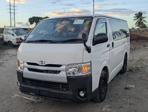 Toyota HiAce 2016 White