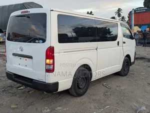 Toyota HiAce 2016 White