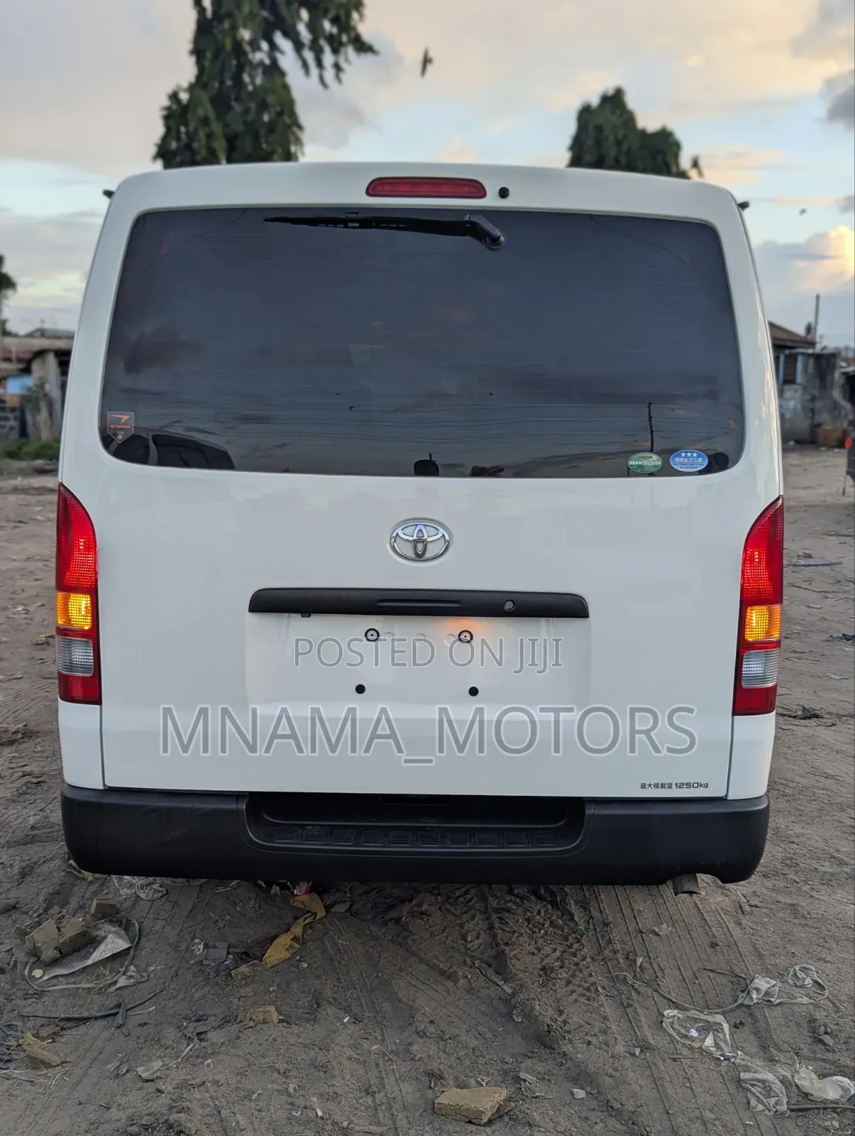 Toyota HiAce 2016 White