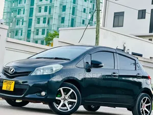 Toyota Vitz 2011 Black