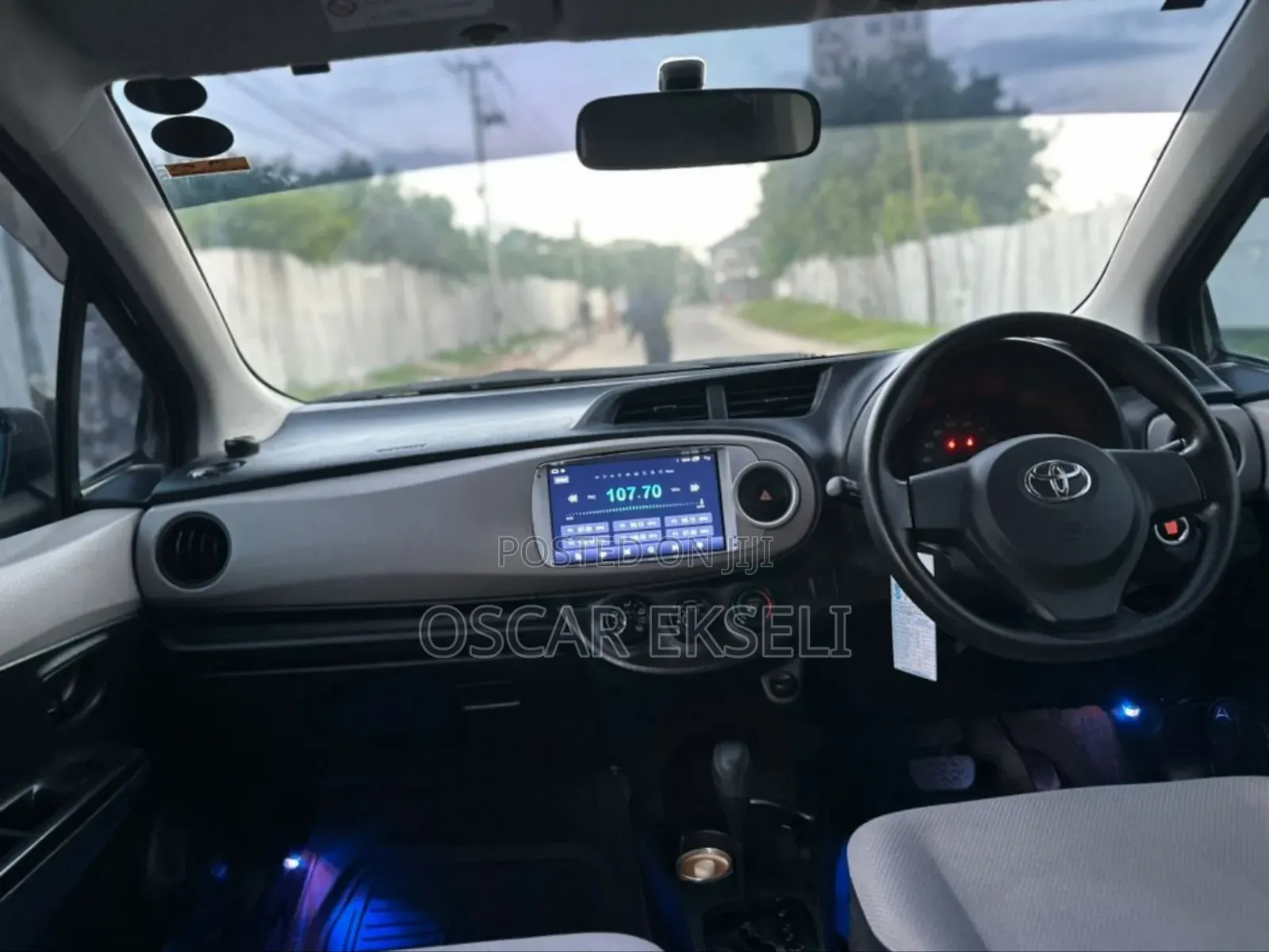 Toyota Vitz 2011 Black