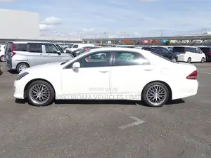 Toyota Crown 2009 Pearl