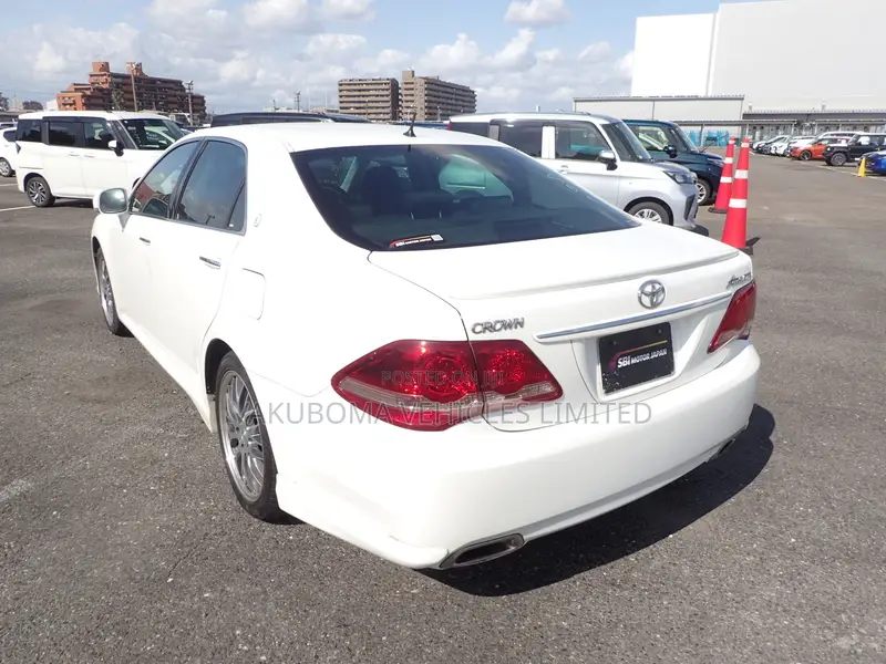 Toyota Crown 2009 Pearl