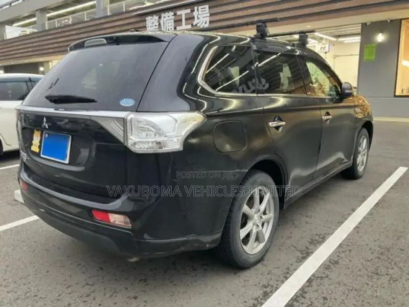 Mitsubishi Outlander 2013 Black
