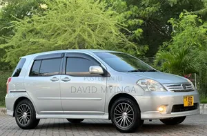Toyota Raum 2007 Silver