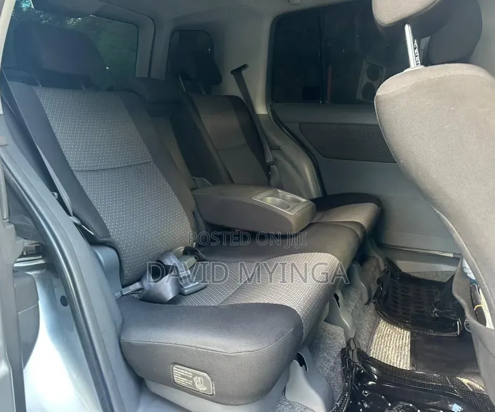 Toyota Raum 2007 Silver