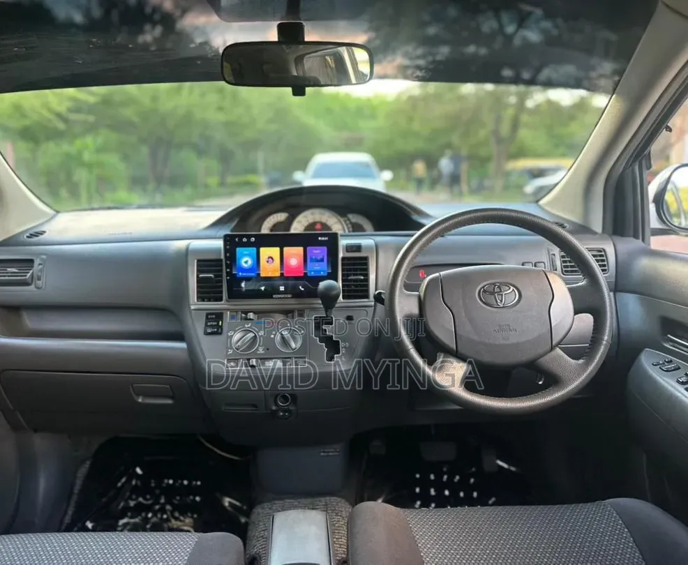 Toyota Raum 2007 Silver