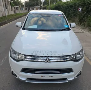 Mitsubishi Outlander 2016 White