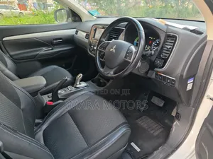 Mitsubishi Outlander 2016 White