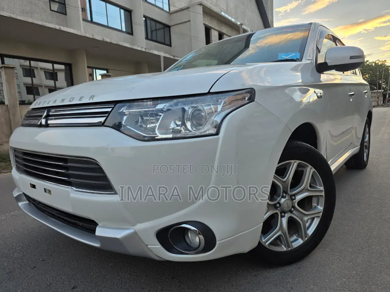 Mitsubishi Outlander 2016 White