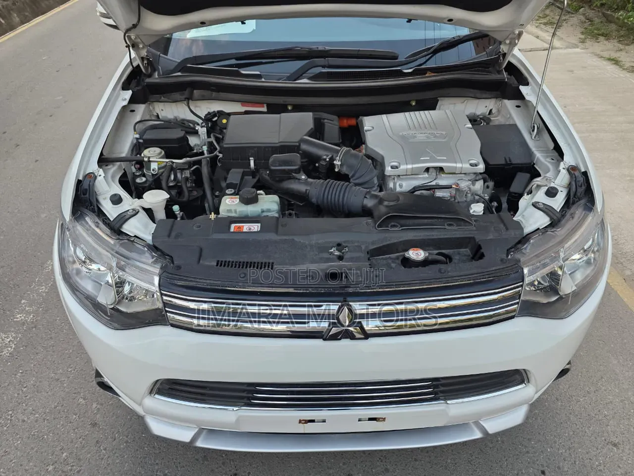 Mitsubishi Outlander 2016 White