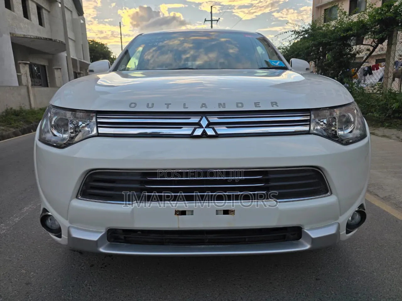 Mitsubishi Outlander 2016 White