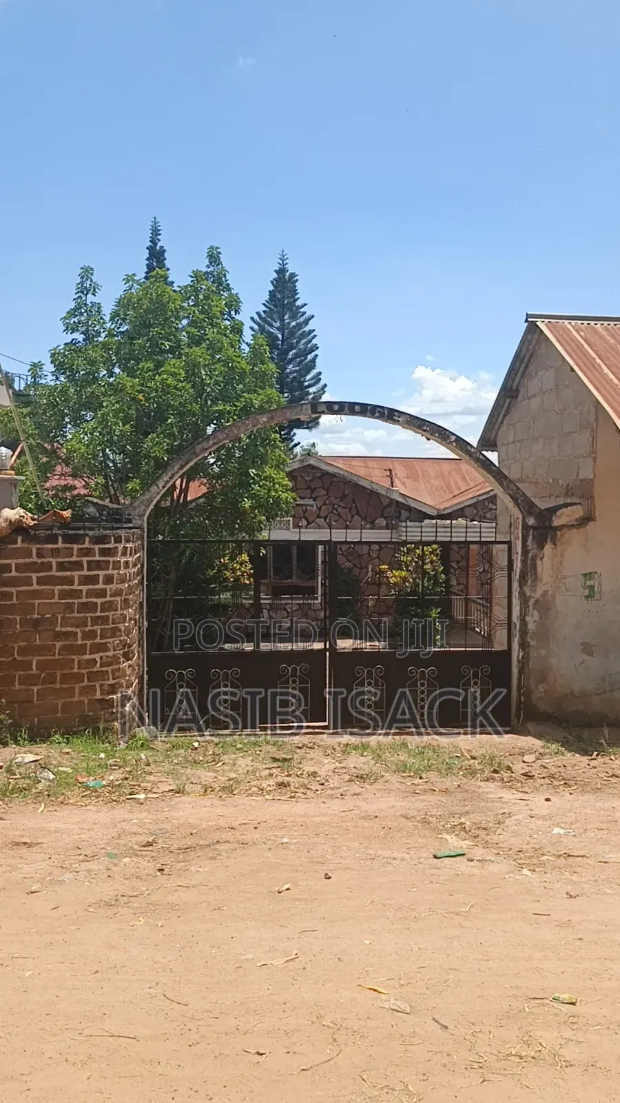 Furnished 3bdrm House in Mkolani for sale