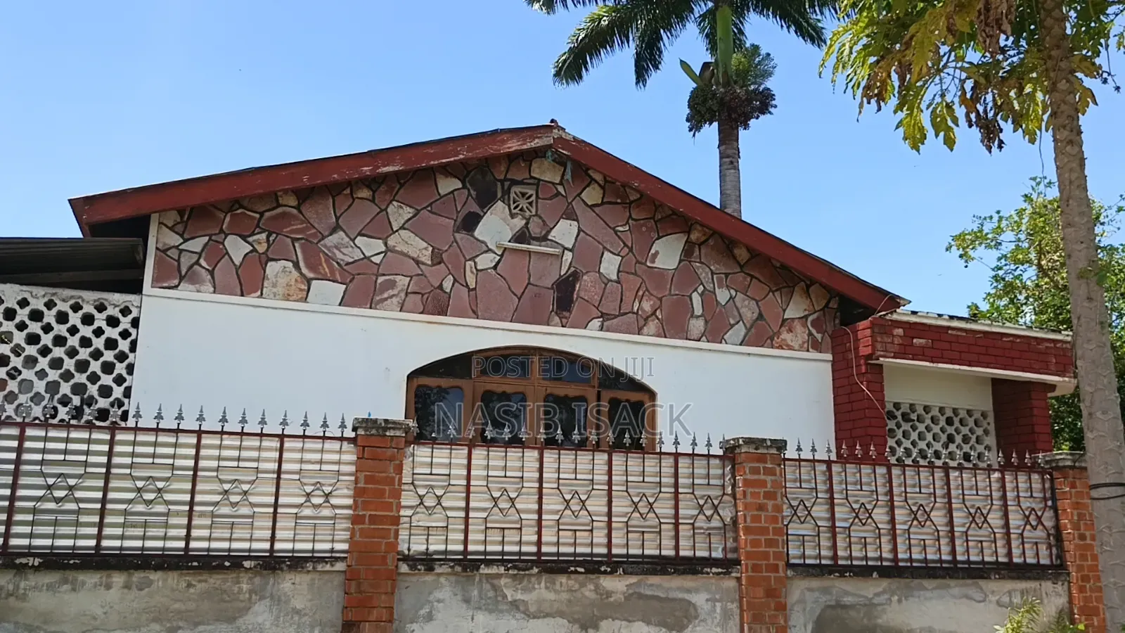 Furnished 3bdrm House in Mkolani for sale