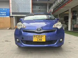 Toyota Ractis 1.5 FWD 2010 Blue