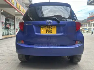 Toyota Ractis 1.5 FWD 2010 Blue