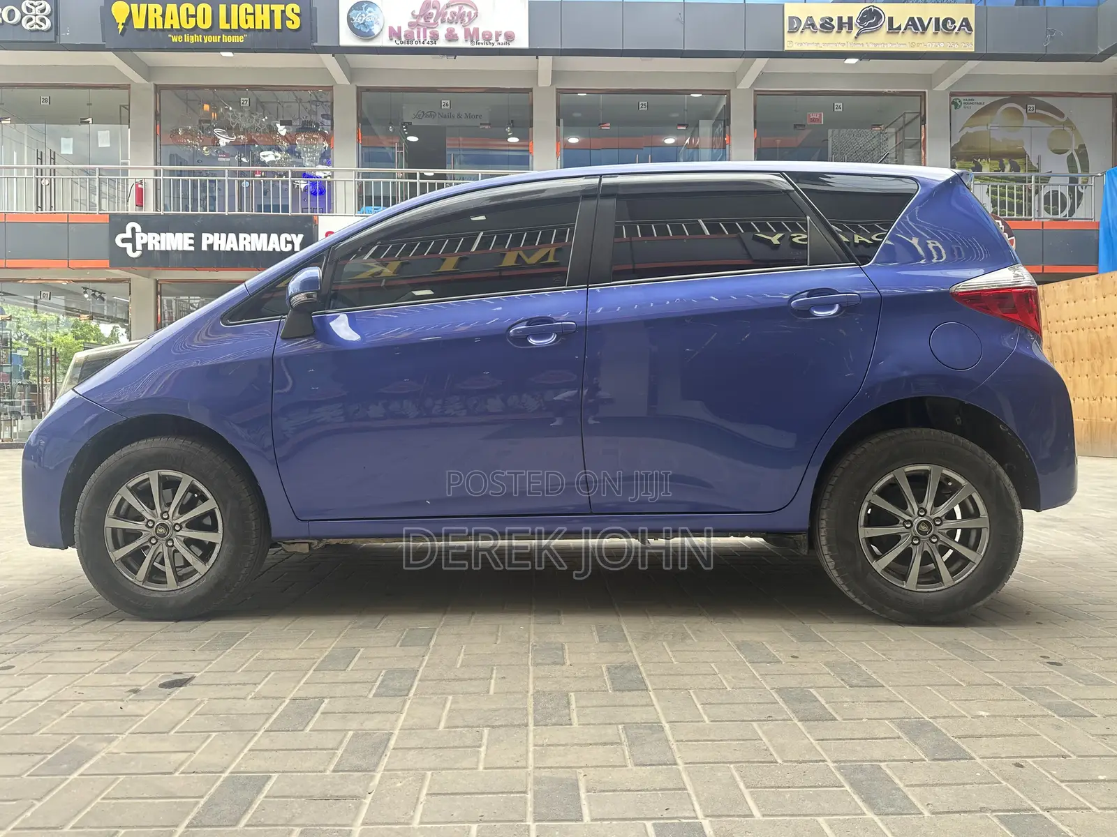 Toyota Ractis 1.5 FWD 2010 Blue