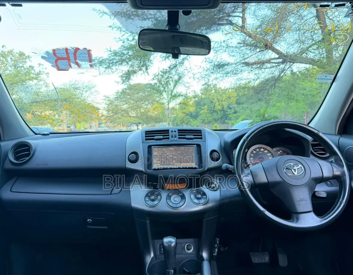 Mercedes-Benz E200 2014 Off white