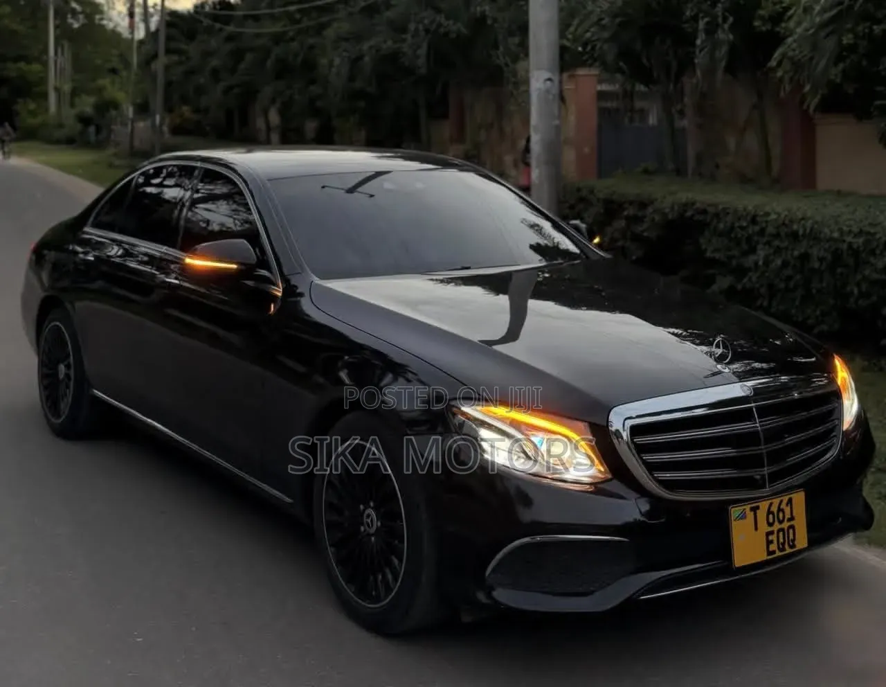 Mercedes-Benz E200 2016 Black