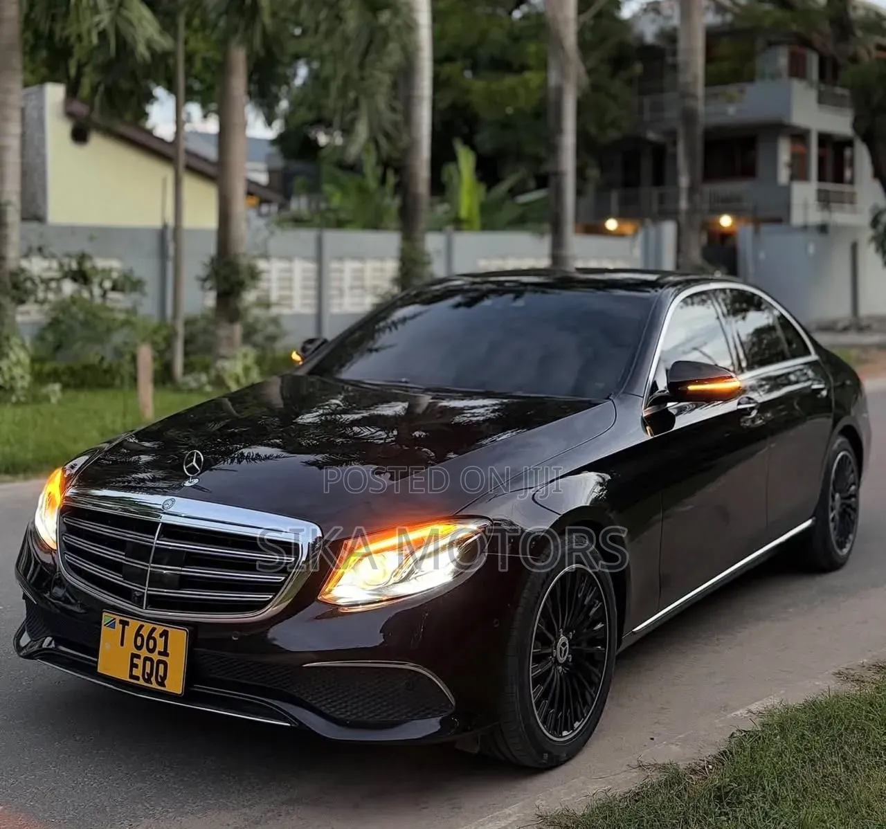 Mercedes-Benz E200 2016 Black