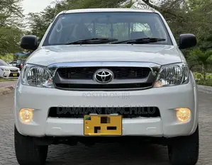 Toyota Hilux 2009 White