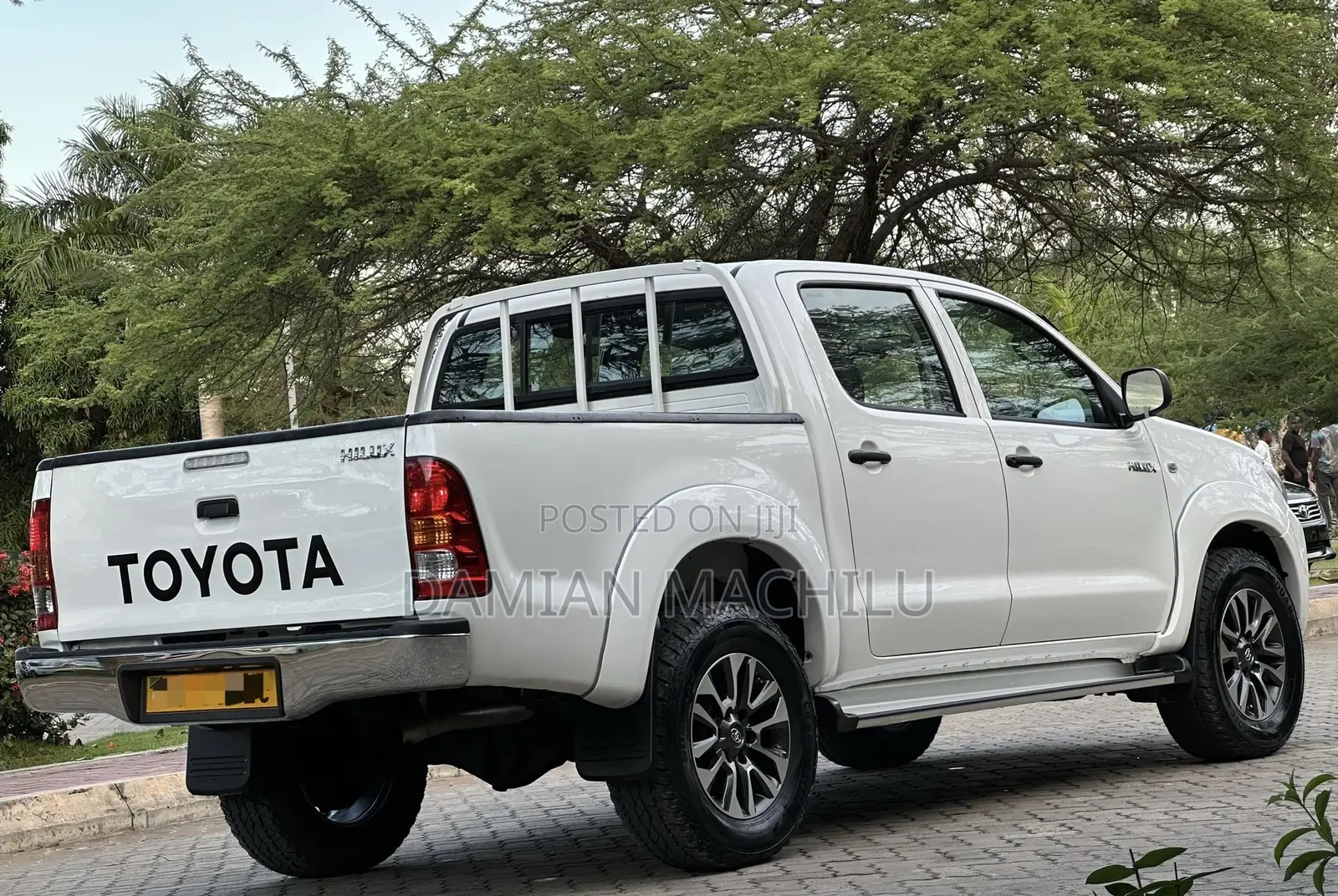 Toyota Hilux 2009 White