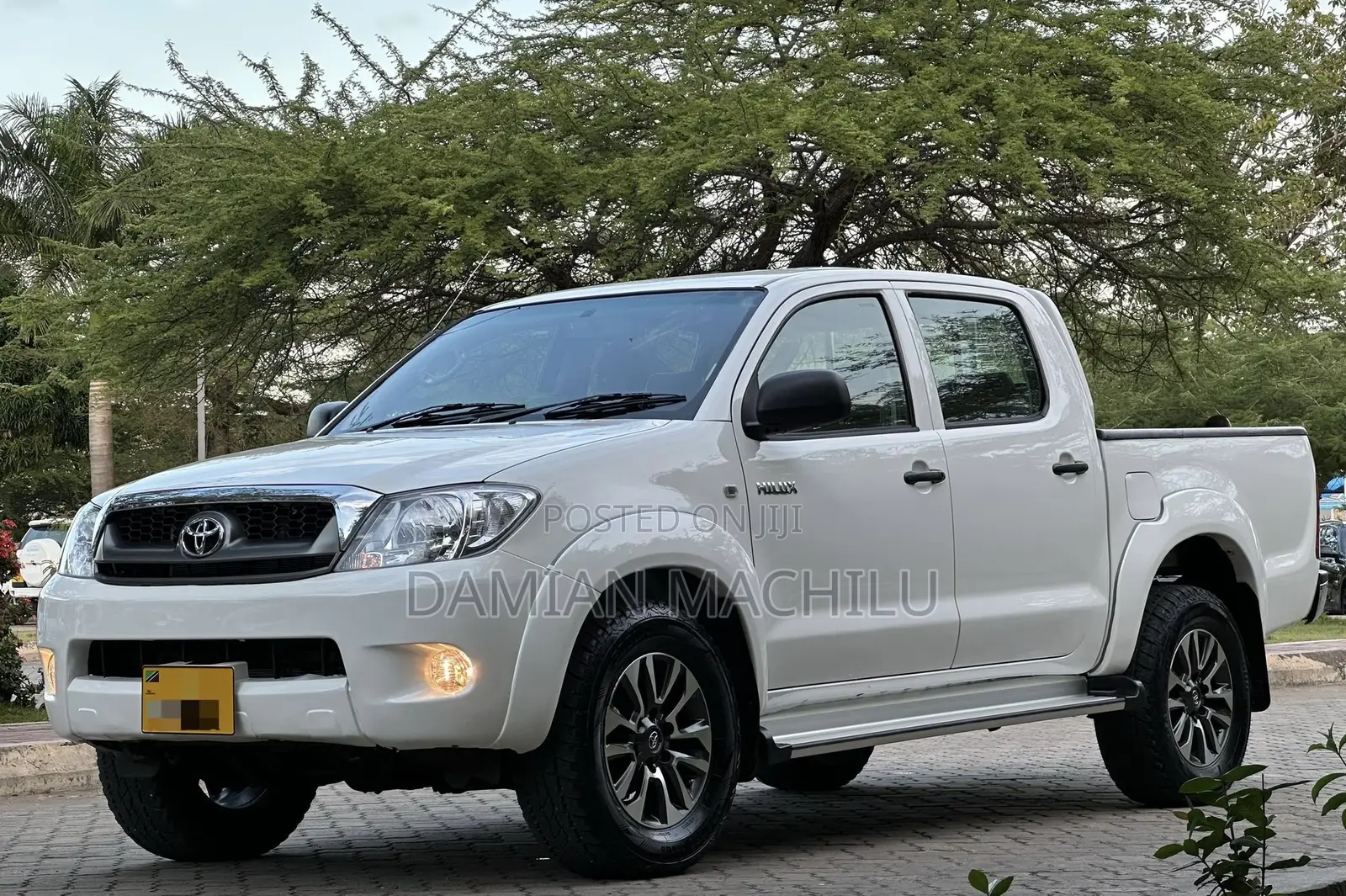 Toyota Hilux 2009 White