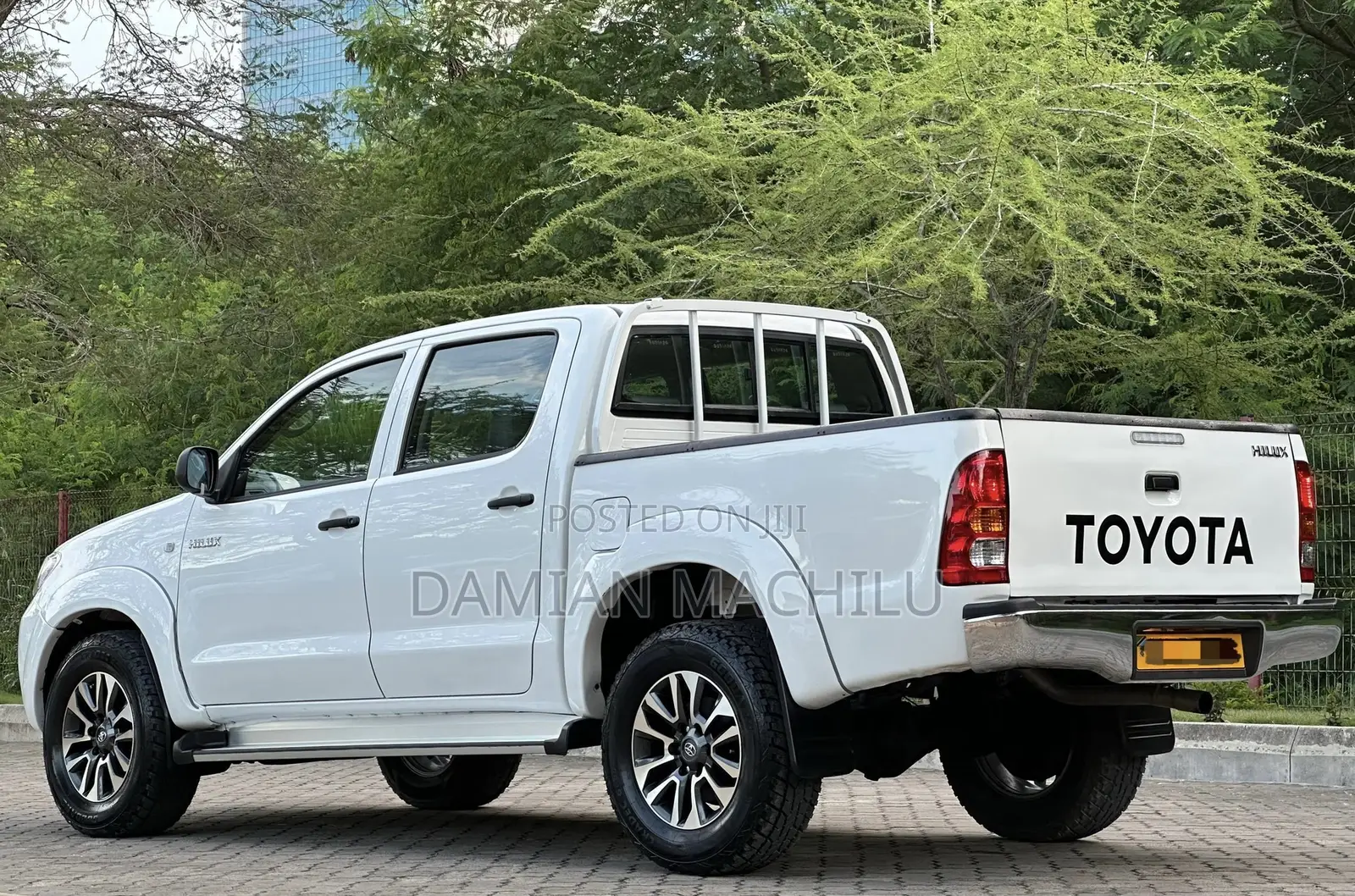 Toyota Hilux 2009 White
